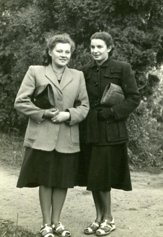 KKE 2224.jpg - Fot. Portret.  Józefa Żakiewicz (z domu Mieńciuk ) z córką Łucją Żakiewicz, lata 40-te XX wieku.